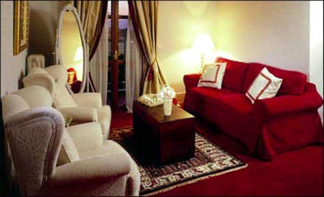 Rocabella Hellinikon Country Hotel エクステリア 写真